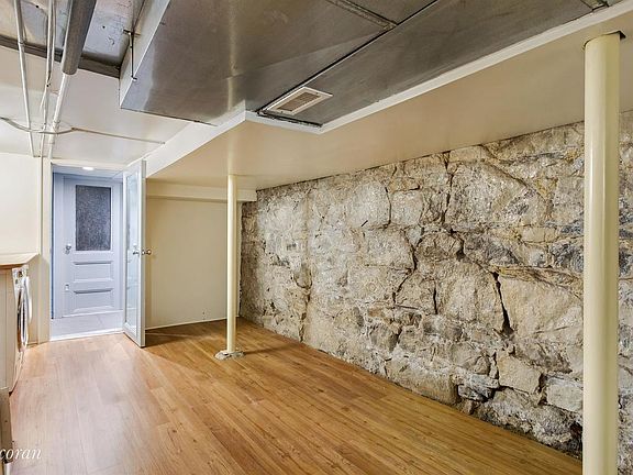 4th image of 34 Cambridge Pl #G