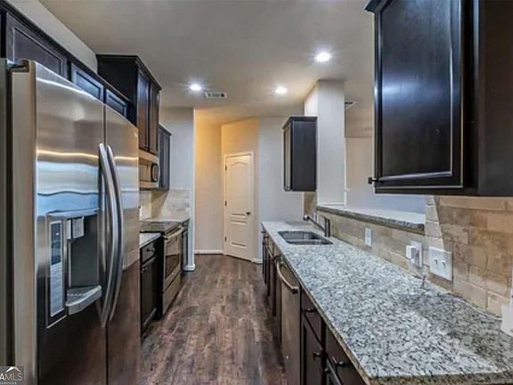 5th image of 3679 Brockenhurst Dr