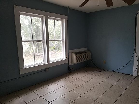 3rd image of 513 W Magnolia St