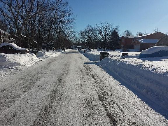 5th image of 2910 Dartmouth Ln