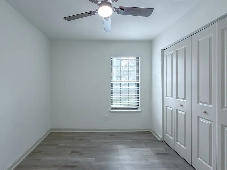 2059 Little River Ln — Photo 2