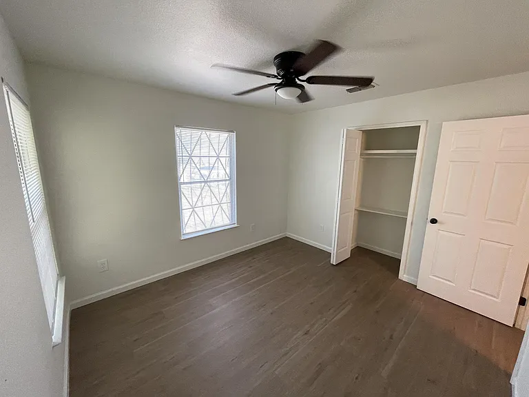 5547 Stonybrook Dr — Photo 17