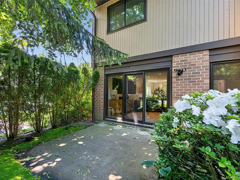 60 Wimbledon Dr #60 — Photo 31