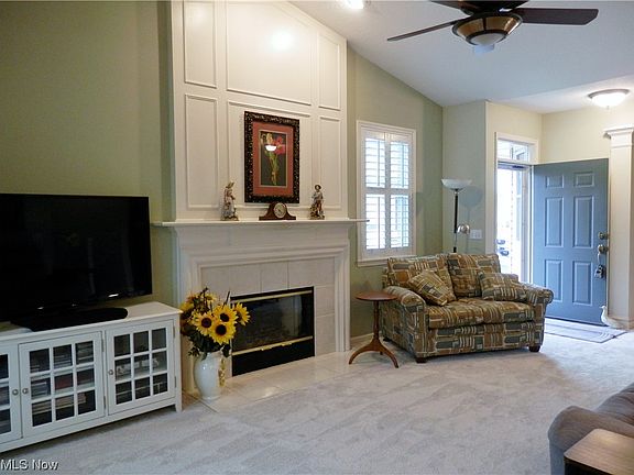 3rd image of 9842 Country Club Cir
