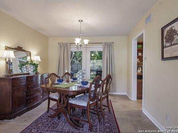 5th image of 3130 Colony Dr