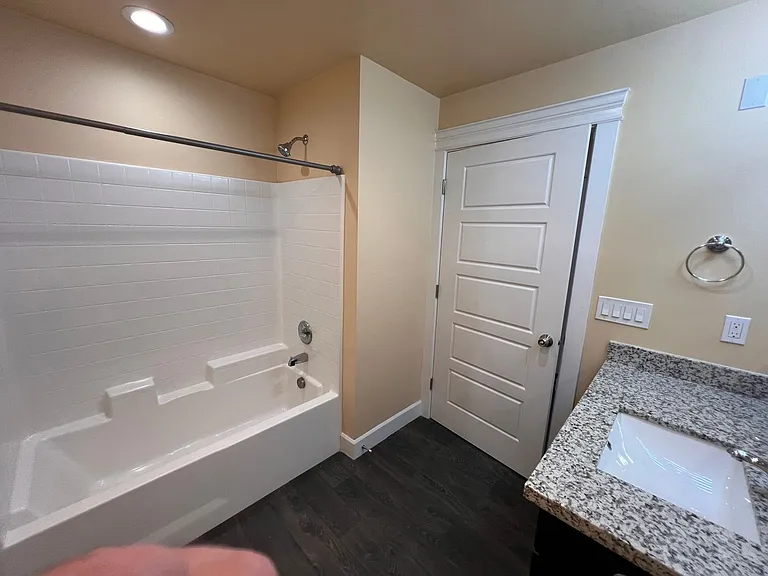 Marigold Apartments — Photo 36