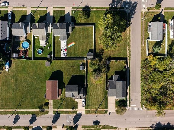 3rd image of 620 S Division St Lot 26