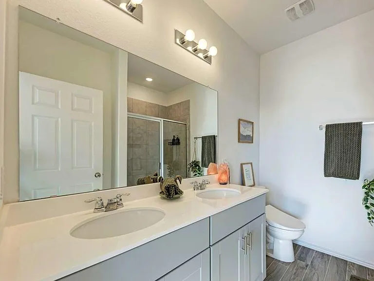 112 Bennington Dr — Photo 13
