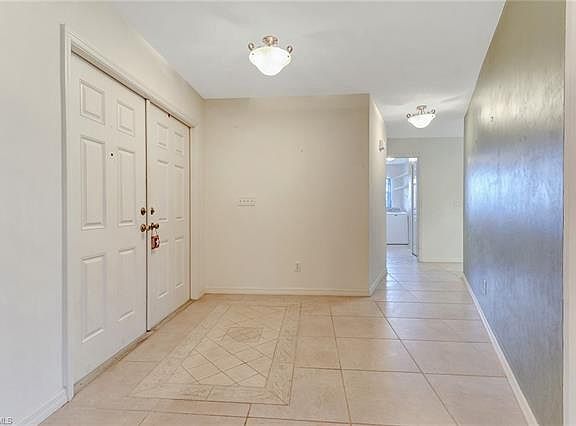 3rd image of 211 NW 31st Pl