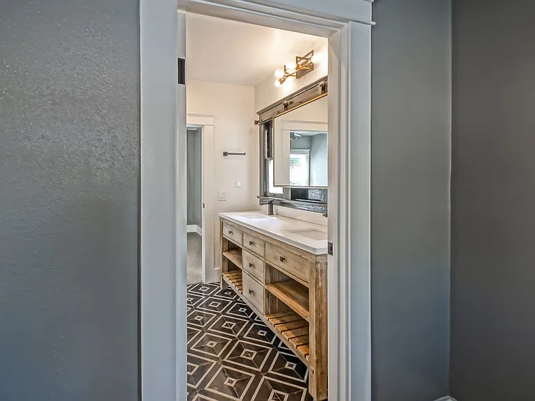827 N Lucia Ave — Photo 16