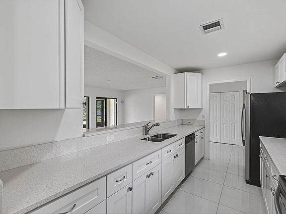 5th image of 4161 Grove Park Lane