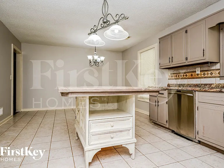 1515 Flat Rock Rd — Photo 6