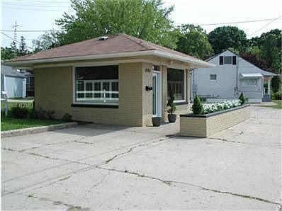 4th image of 1801 Lakeshore Dr