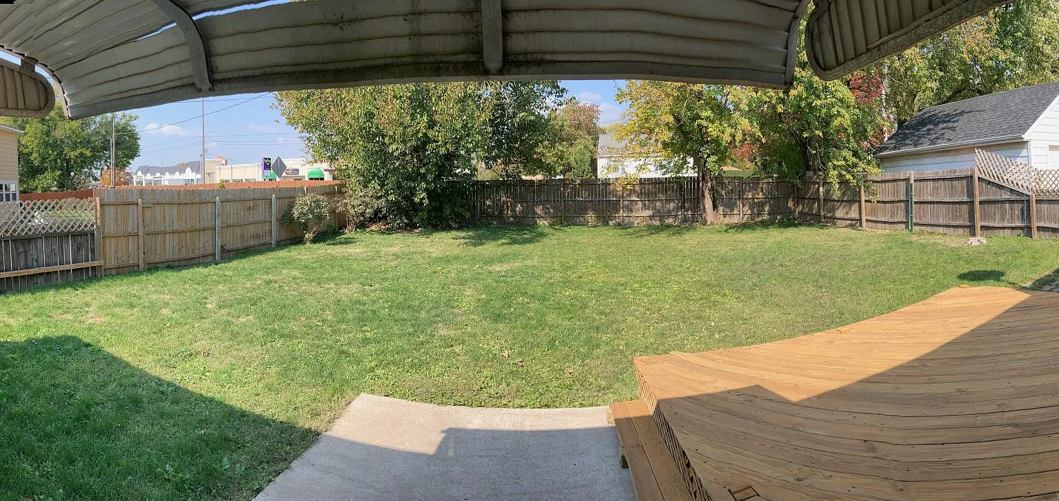 515 W Knoll Crest Dr — Photo 2