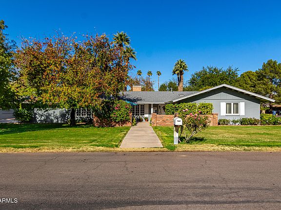 3rd image of 802 W EL CAMINITO Drive