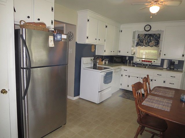 2nd image of 147 Iris Dr