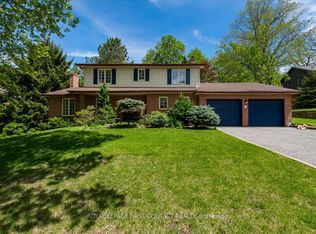 11 Forestwood Ln, Barrie, ON L4N 7S5