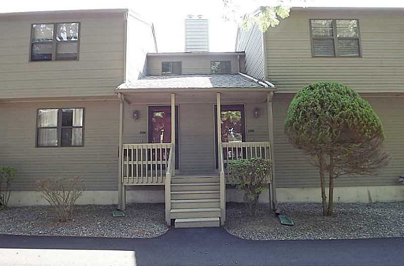 1st image of 2704 Pinewood Dr #2704