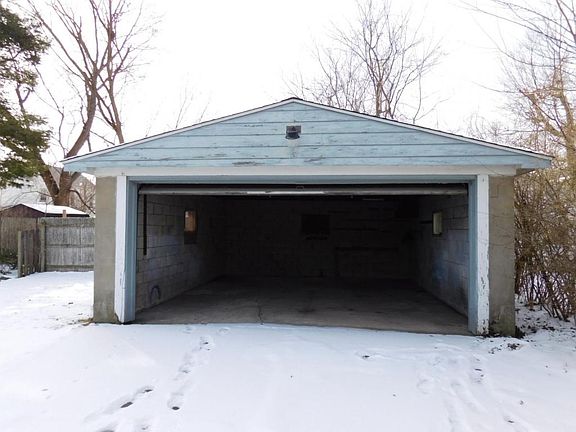 2nd image of 2425 Walden Ct