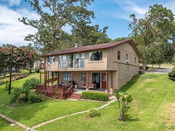 23083 Lakeside Dr