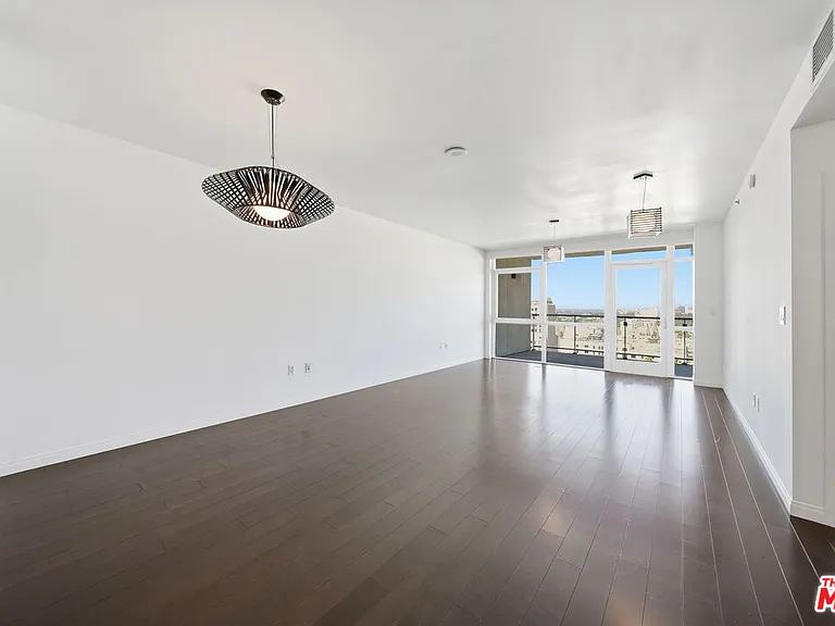 3785 Wilshire Blvd #1607 — Photo 11
