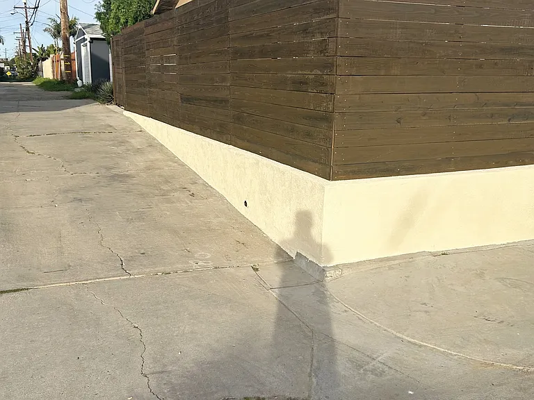 Corner to Alley