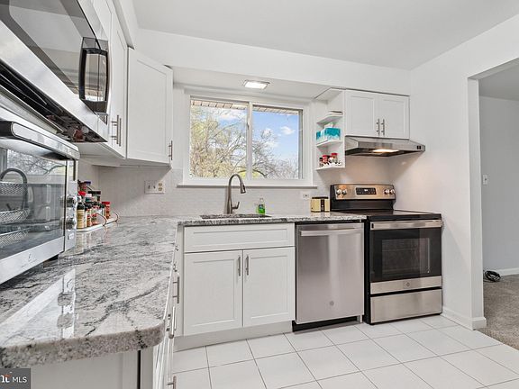 2nd image of 6516 Columbia Pike