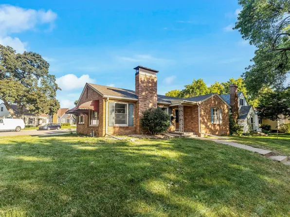 959 Dodd Rd, West Saint Paul, MN 55118