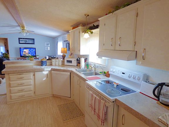 4th image of 52324 Yale Rd E #12