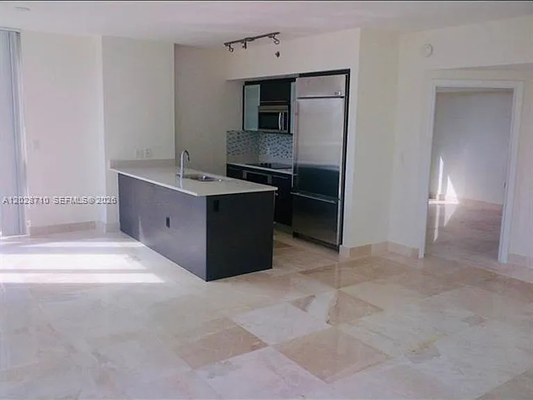 55 SE 6th St #1502 — Photo 3