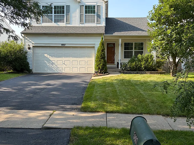 5807 Emerald Pointe Dr — Photo 1