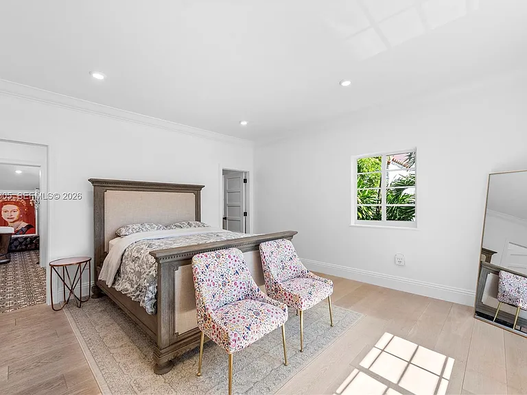 5236 Pine Tree Dr — Photo 36