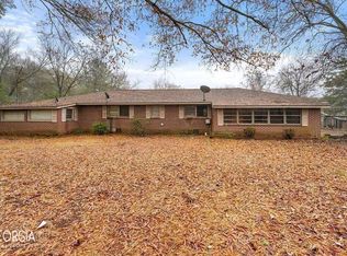 425 Walnut Dr SE, Social Circle, GA 30025