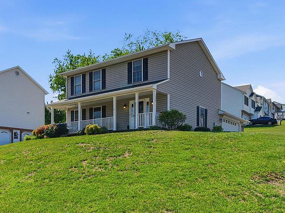 2nd image of 1623 Bush Farm Dr