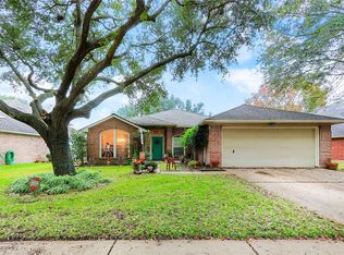 222 Rolling Plains Dr, Sugar Land, TX 77479