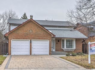 17 Lawnview Dr, Toronto, ON M2N 5J9