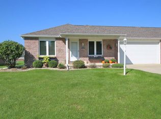 1128 N Main St, Washington, IL 61571