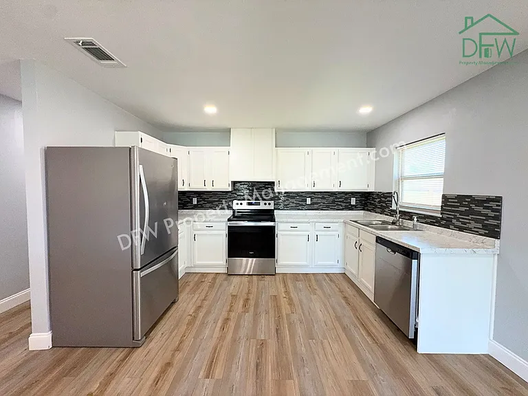 8917 Vernon Dr — Photo 5