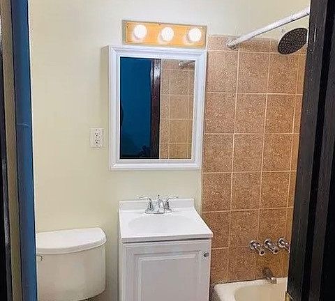 5th image of 124 New York Ave APT 6