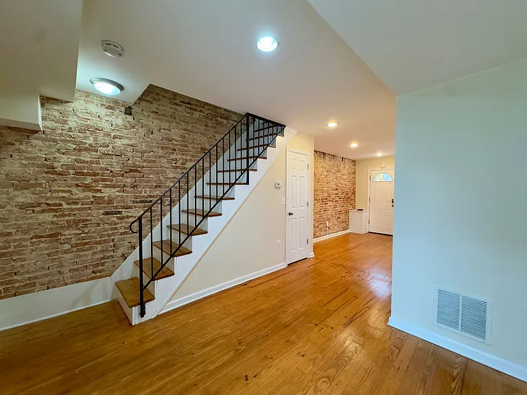 513 S Madeira St — Photo 2
