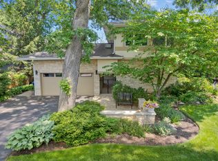 1533 Hawthorne Pl, Deerfield, IL 60015
