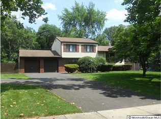 23 Longbow Dr, Manalapan, NJ 07726