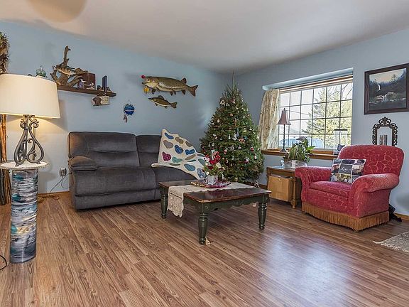 3rd image of 1529 Deerwood Dr