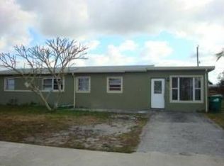 1320 NE 214th St, Miami, FL 33179