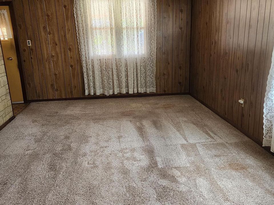 2nd image of 1600 Lorimer Rd