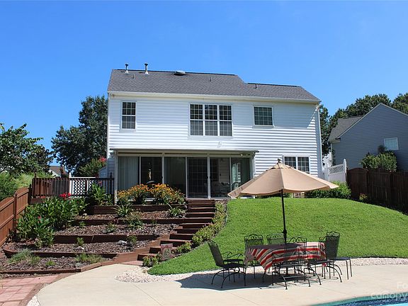 2nd image of 752 Moss Creek Dr