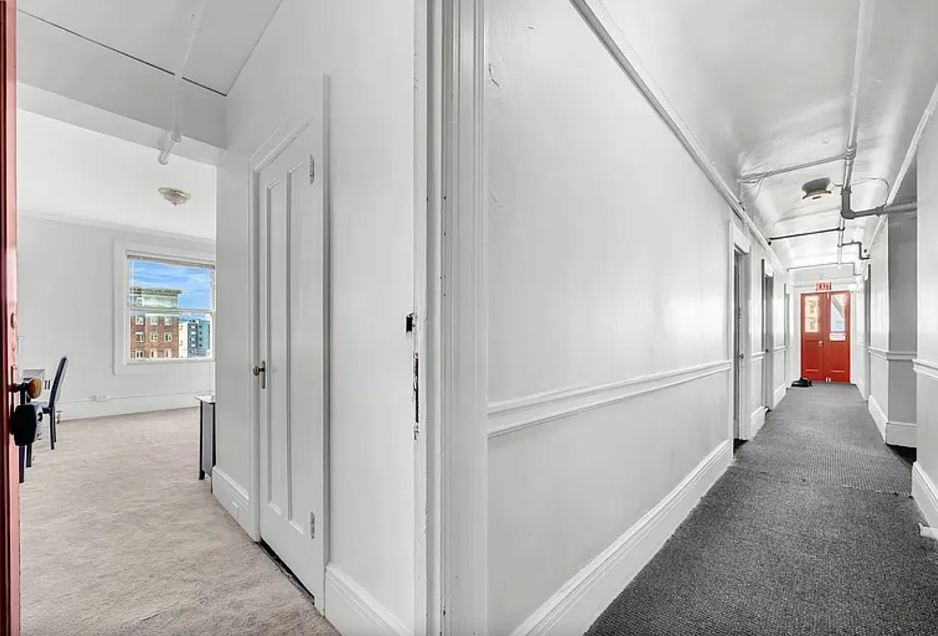 Studio, 250 sqft, $1,400 — Photo 3