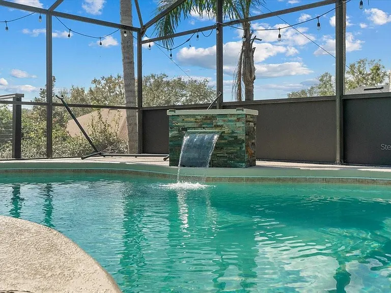 screened pool