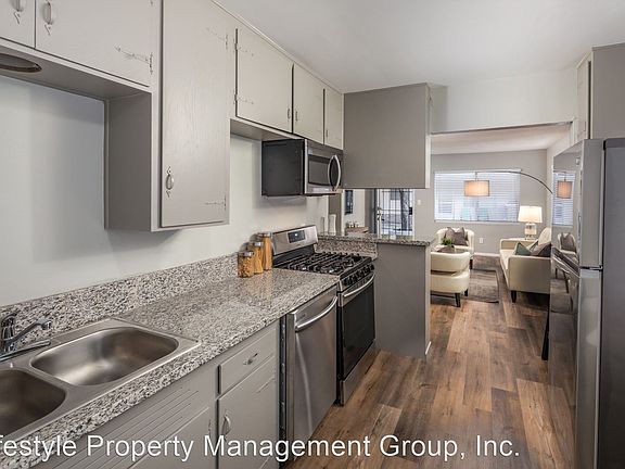 3rd image of 4461 Menlo Ave APT 9