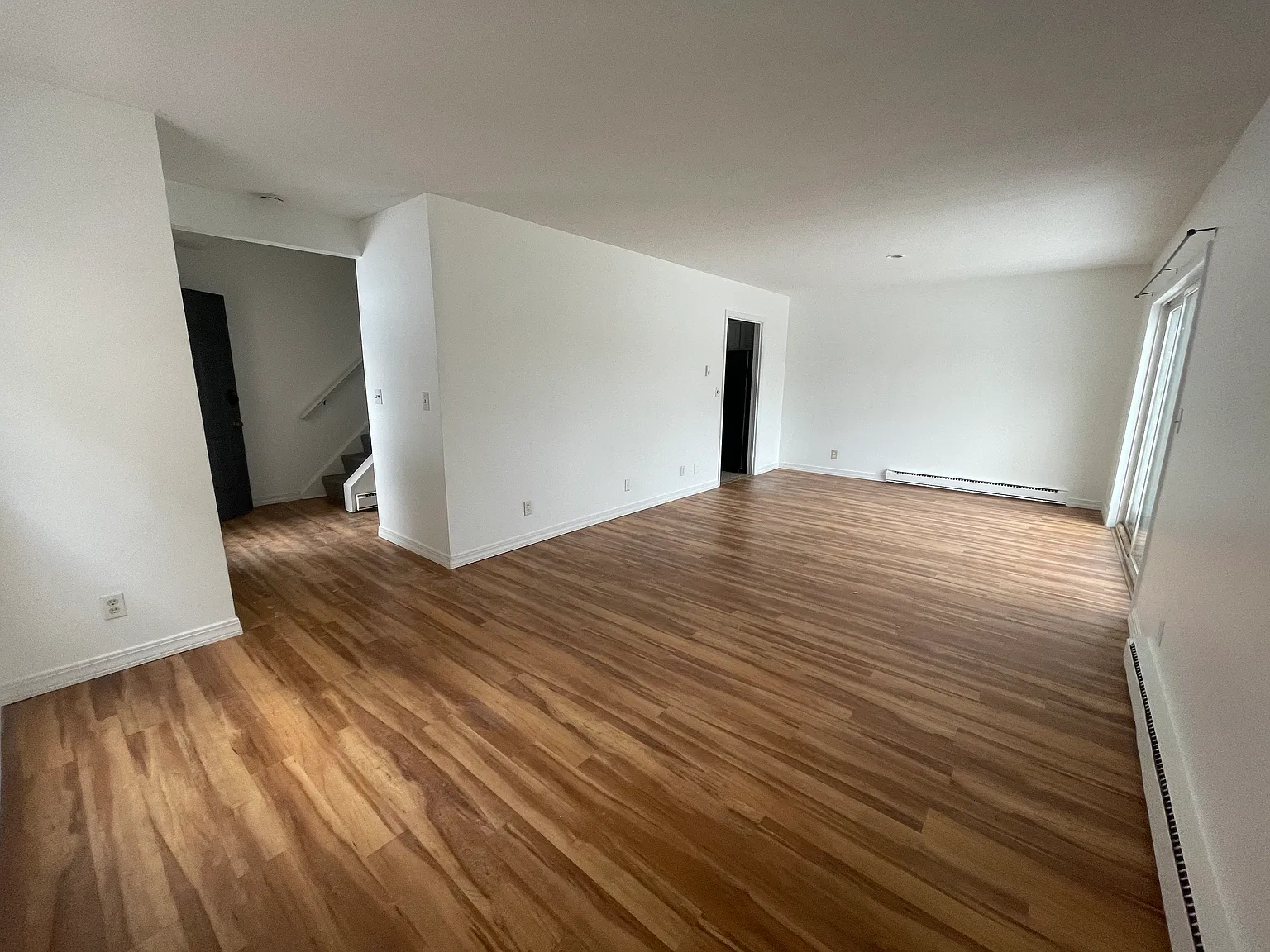 2 bed, 1114 sqft, $2,400 — Photo 2